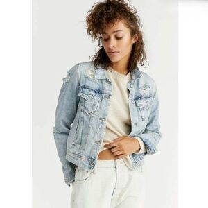 Free People Distressed Denim Jacket Size Small Light Wash
